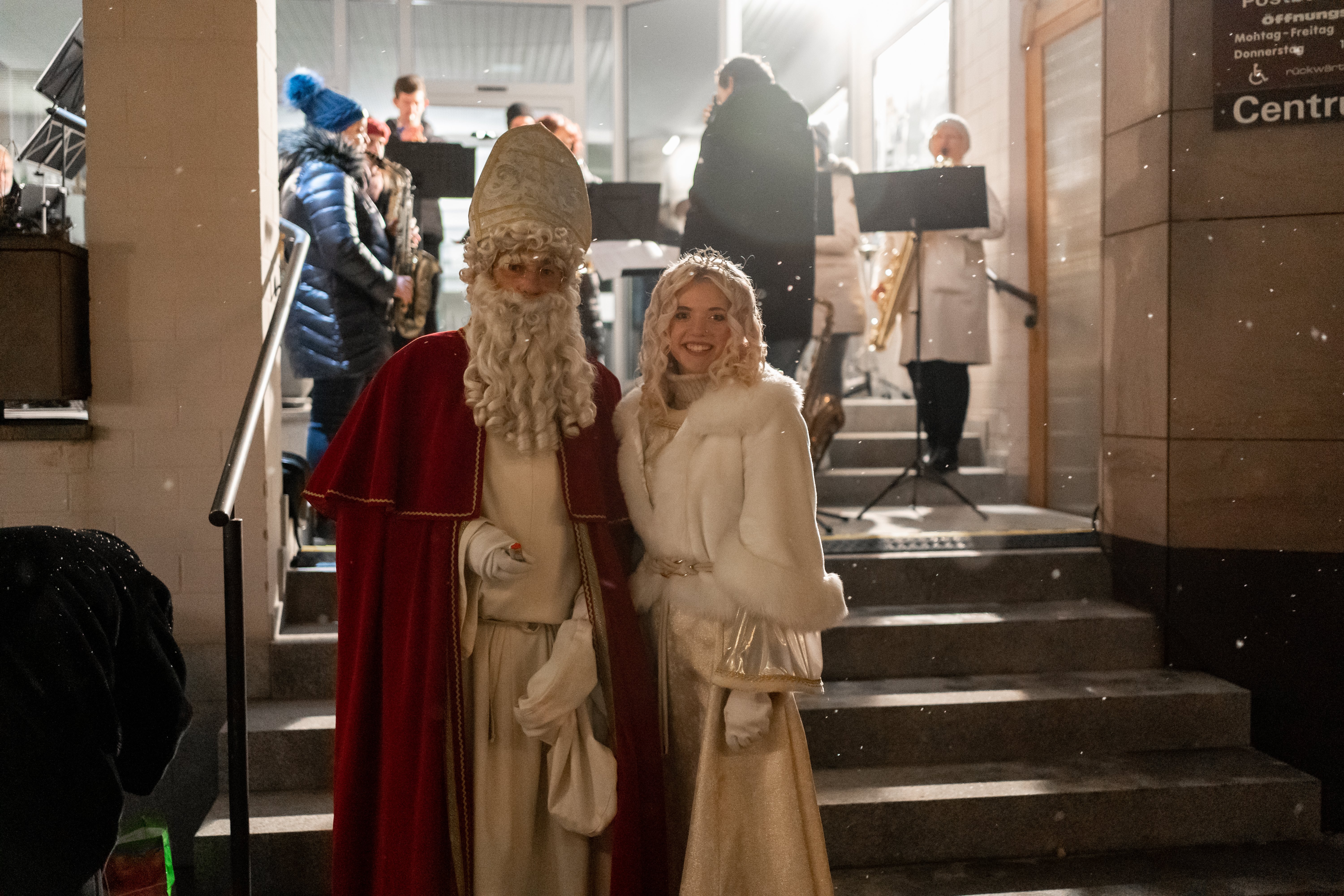 Christkind und Nikolaus