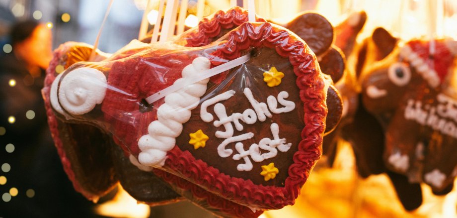 Green and Gold Christmas Greeting Desktop Wallpaper - 1