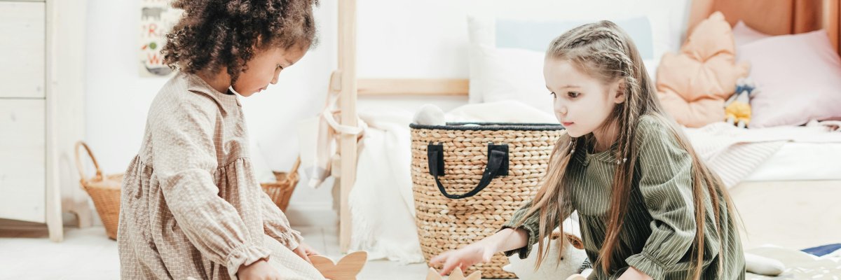 Spielende Kinder