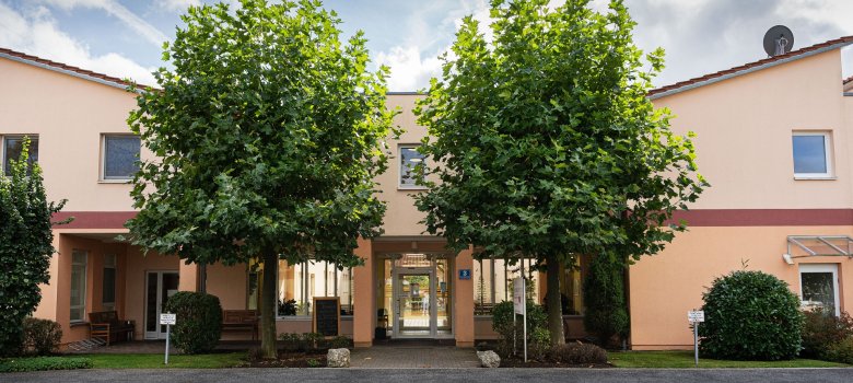 Novita Postbauer-Heng